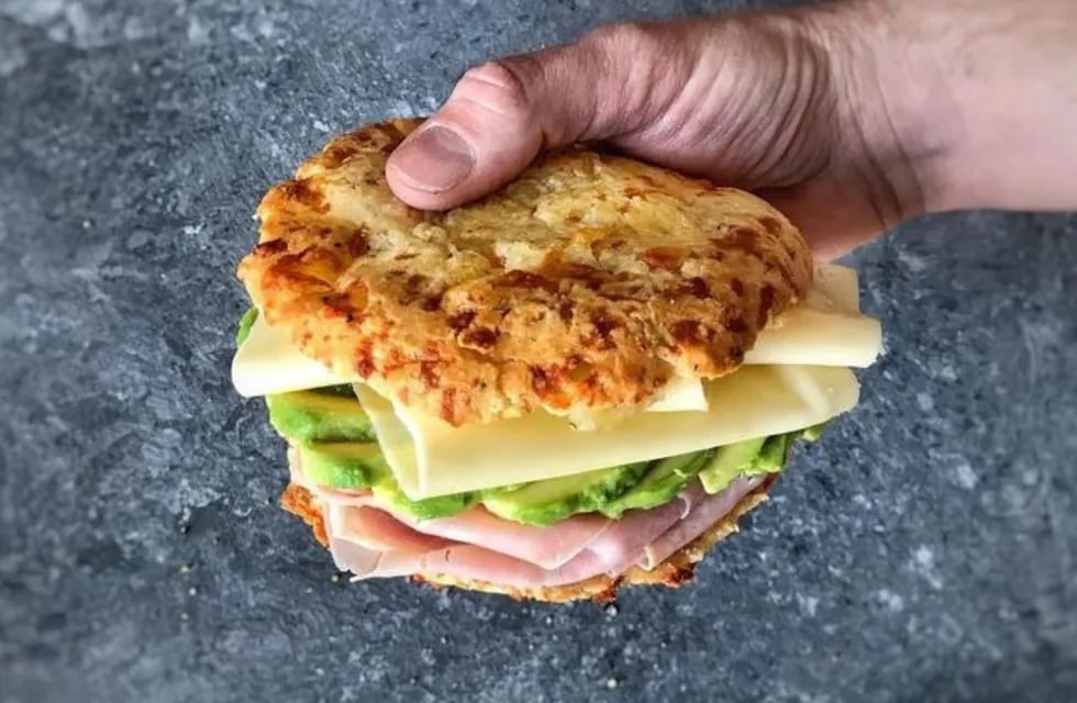 El mejor sándwich de chipá y jamón y queso.