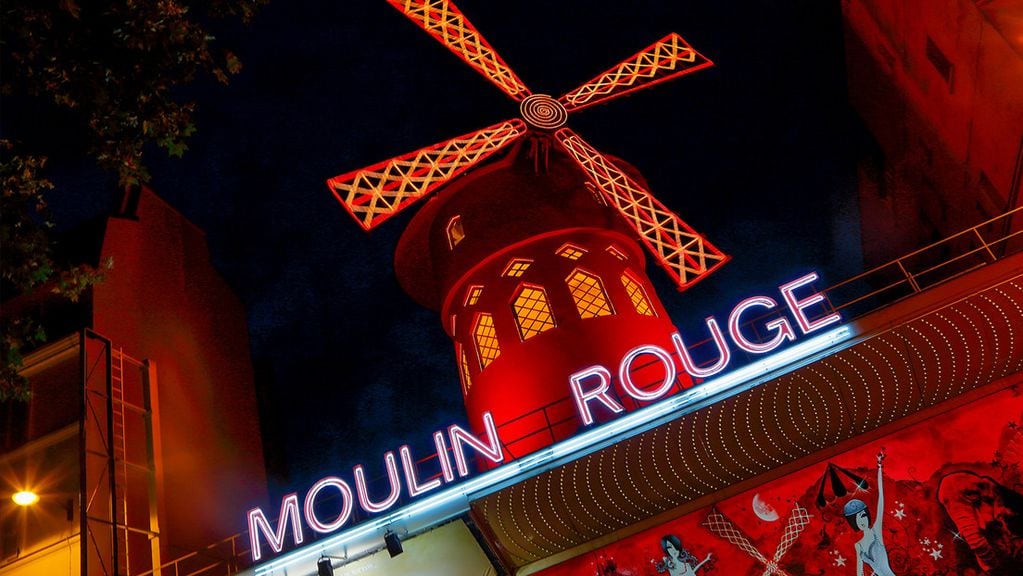 El Moulin Rouge es visitado por miles de turistas.