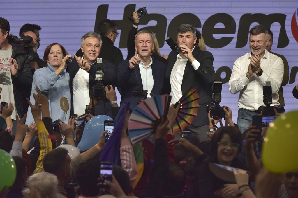 Festejo de Hacemos Unidos por Córdoba, Daniel Passerini resultó el nuevo Intendente de la Capital. (Facundo Luque / La Voz)