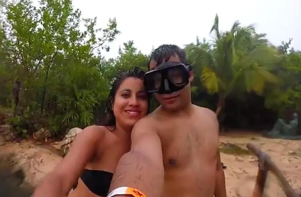 Se hacían una “selfie” en Cancún y les cayó un rayo