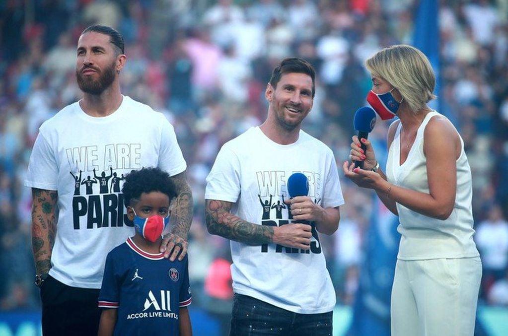 Messi fue presentado en el PSG y será compañero de Sergio Ramos. 
