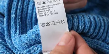 Un tiktoker reveló qué significa realmente el logo de la plancha en las etiquetas de ropa y avivó a muchos