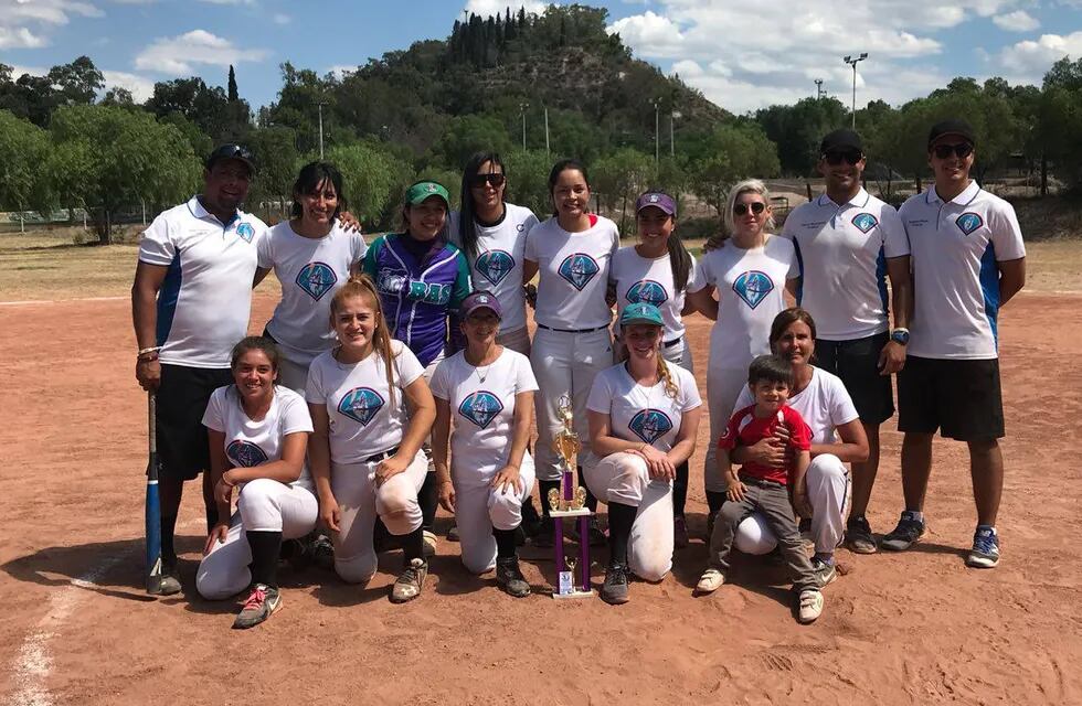 Las Lobas, campeonas del Torneo Vendimia 2018.