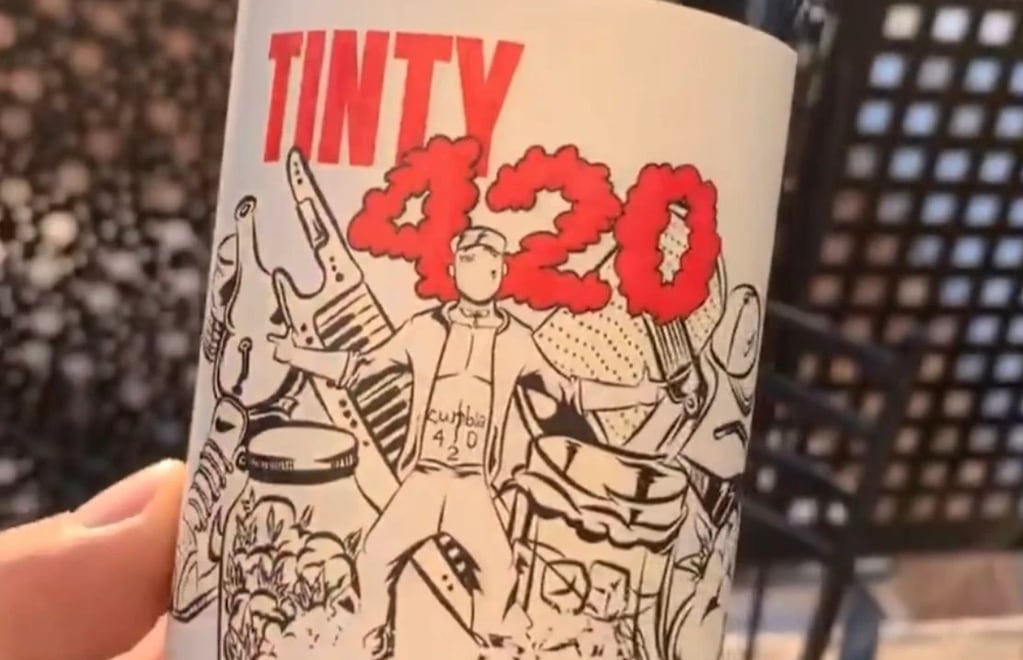 El "Tinty 420" es el nuevo vino que L-Gante presentó en Mendoza. - Instagram