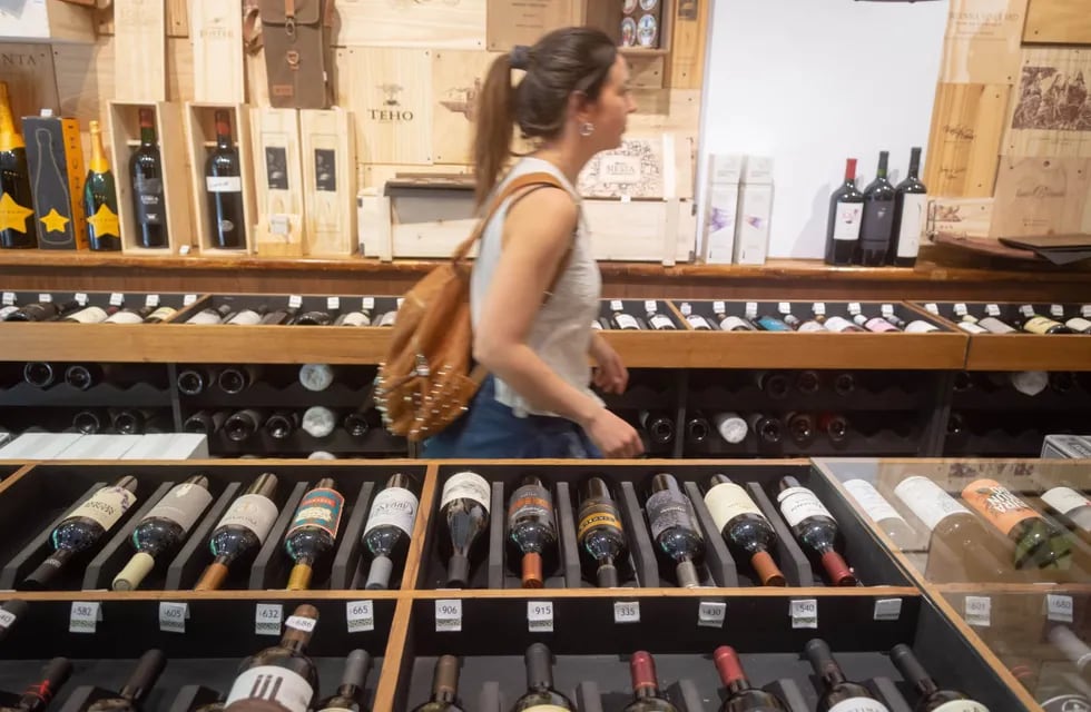 Prohíben la venta de vino en 42 municipios de nueve provincias