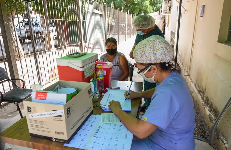 Hoy feriado, también se vacuna contra el Covid en Mendoza

Foto: Mariana Villa / Los Andes
