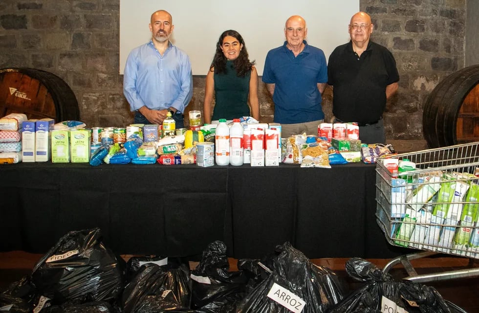 El Banco de Alimentos recibió donaciones realizadas en la Fiesta de la Cosecha.