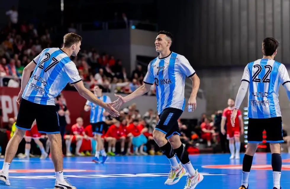 Andrés Moyano, ex UNCuyo convocado para la Selección Argentina de handball, camino a Paris 2024.