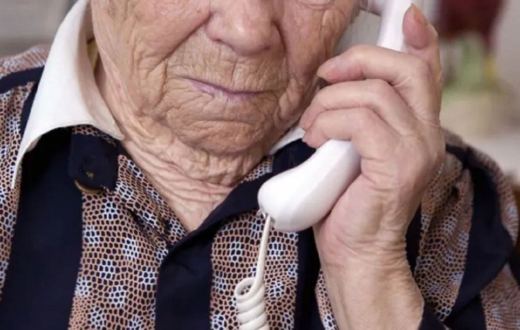 Buenas noticias para jubilados: cómo pedir telefonía a $380 mensuales - Imagen ilustrativa / Web
