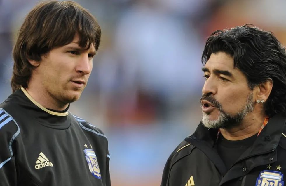 Lionel Messi y Diego Maradona juntos en la Selección Argentina.