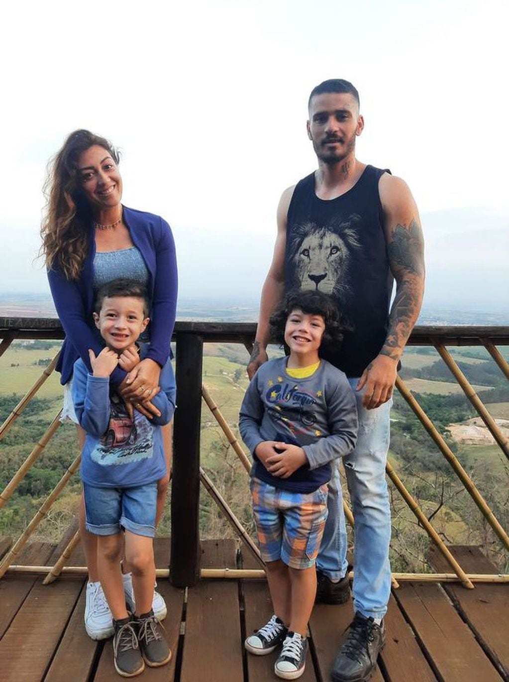 Luiz Miguel Furtado Barbosa y su familia. Foto: Web