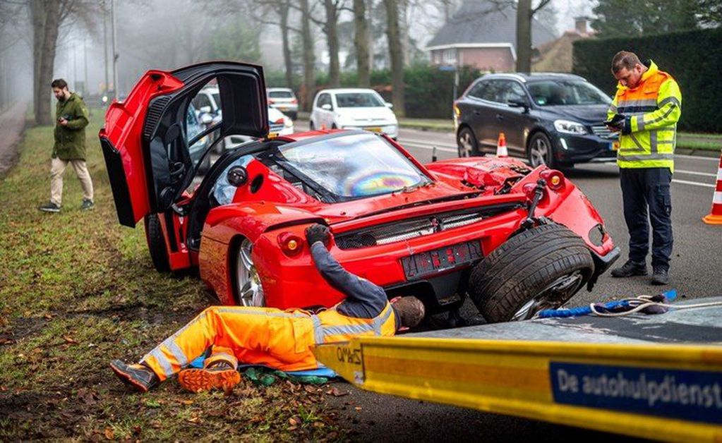 La buena noticia es que especialistas afirman que la Ferrari podría recuperarse con el trabajo de un restaurador y volver al mercado.