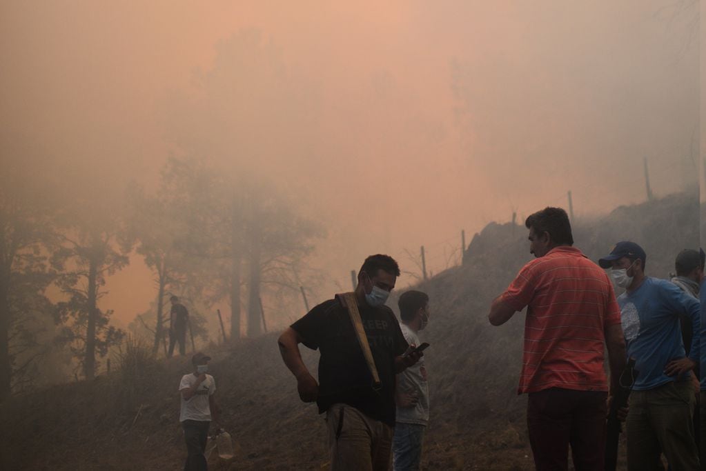 Incendios en las sierras de Córdoba en el Valle de calamuchita Potrero de Garay y Atos Pampa 18 agosto2021