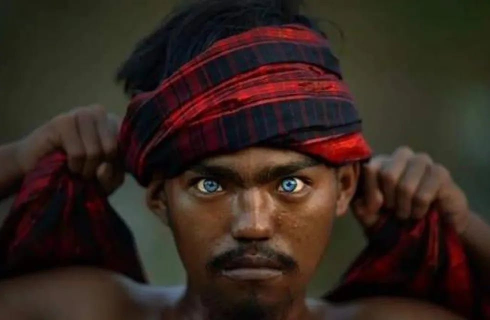 Una tribu de Indonesia cautiva porque sus integrantes tienen los ojos azules. geo.rock888/ Instagram