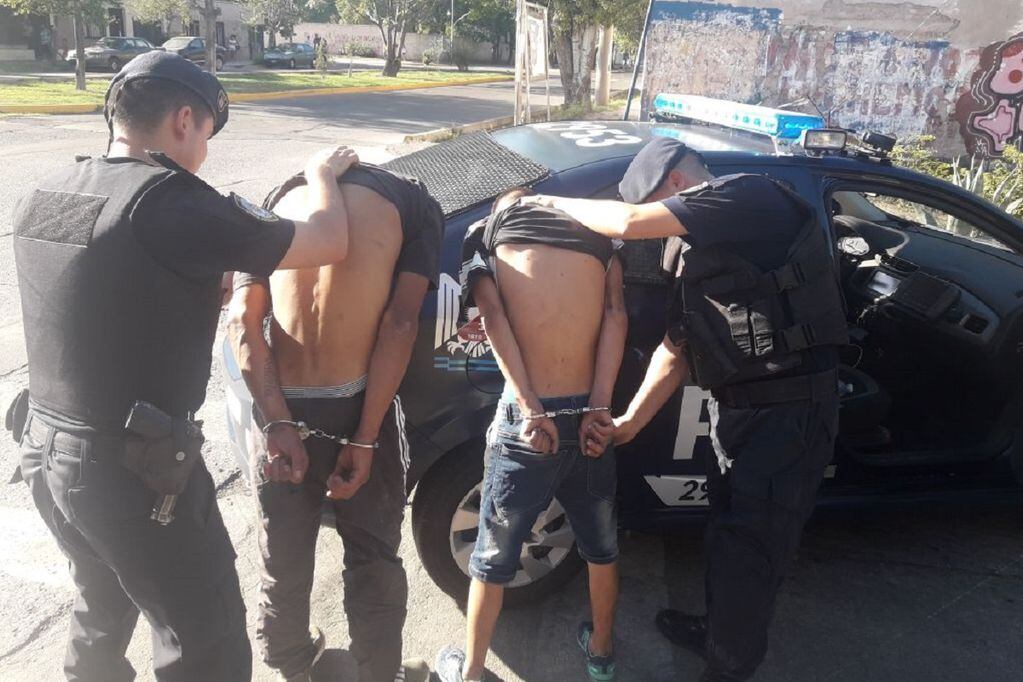 Los atraparon in fraganti cuando robaban fibra óptica en Godoy Cruz (Prensa Ministerio de Seguridad)