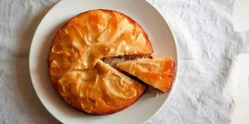 Una reversión de la torta invertida de manzana, el clásico de Wanda Nara