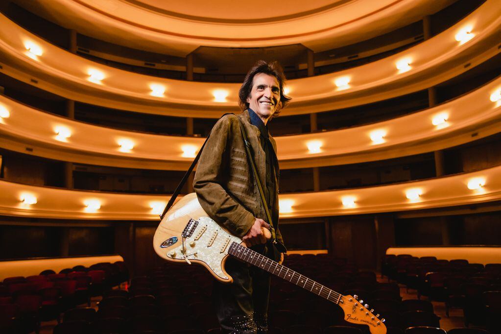 Felipe Staiti presenta su show sinfónico en el Teatro Independencia