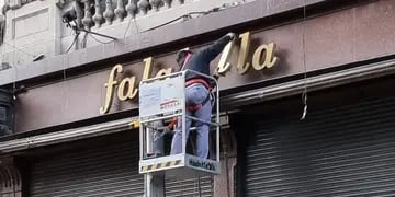 Retiraron el rotulado de Falabella en Rosario