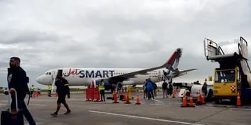 Las operaciones de las compañías JetSmart y Flybondi serán trasladadas transitoriamente al Aeropuerto Internacional de Ezeiza. Archivo Clarín 