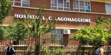 El hombre, que había intentado atacar a su pareja en estado de ebriedad, fue internado en el hospital Lagomaggiore.
