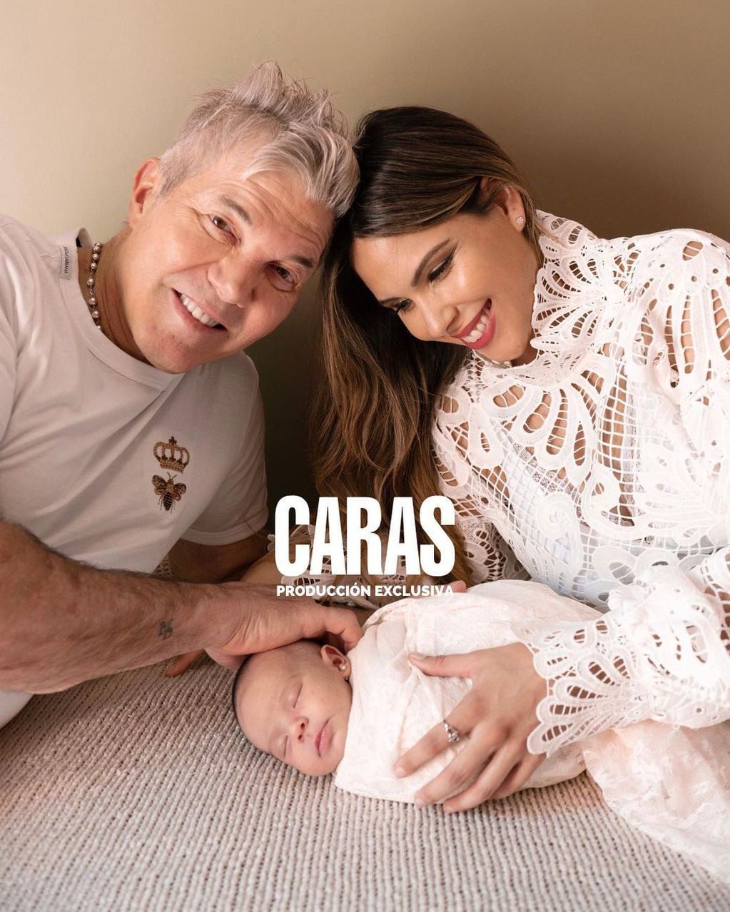 Barby Franco y Fernando Burlando posaron junto a su bebé.