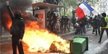 Choques entre manifestantes y la Policía en Francia en la marcha del 1° de mayo: reclaman mejoras salariales y justicia social