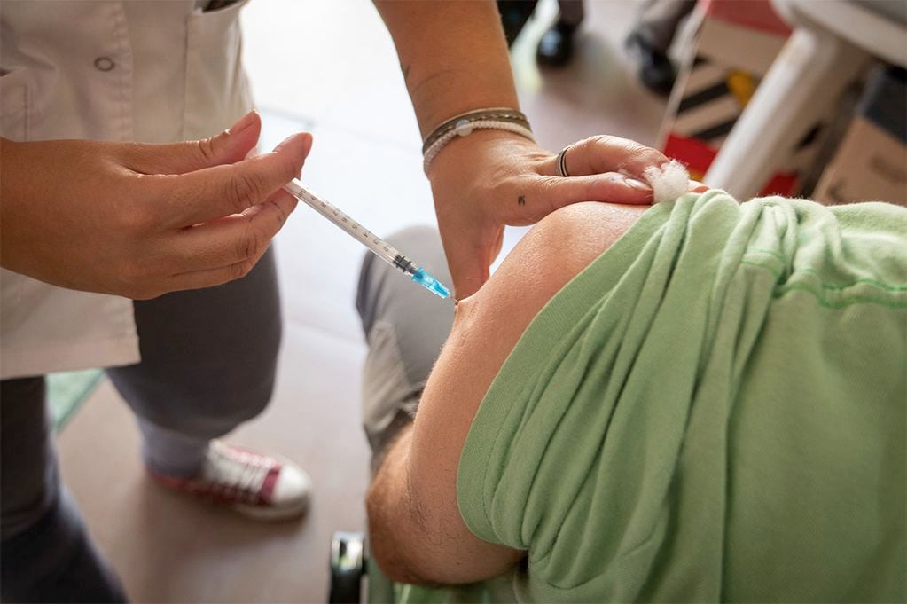 Gente de 2 a 64 años con comorbilidades se puede vacunar.