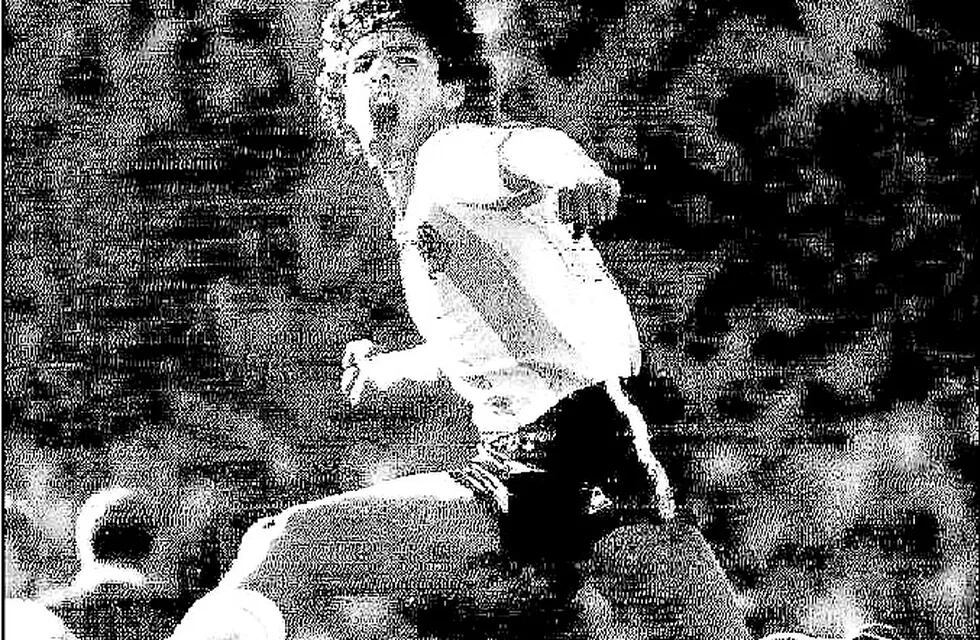 Un día como hoy de 1979: Maradona marcó su primer gol en la Selección 