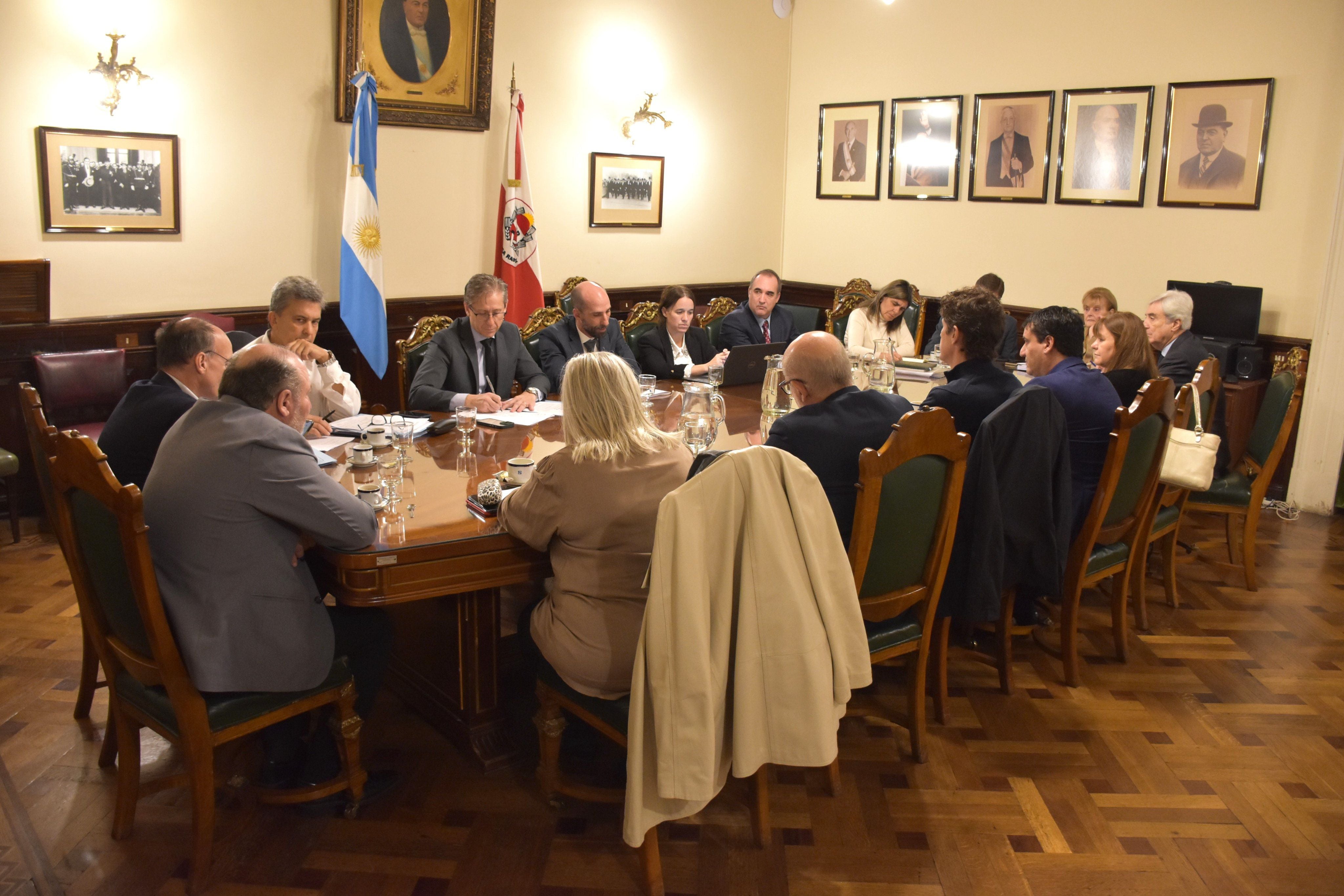 Los senadores nacionales de la UCR tuvieron reuniones con funcionarios del Gobierno nacional y con gobernadores radicales. Foto: Prensa UCR.