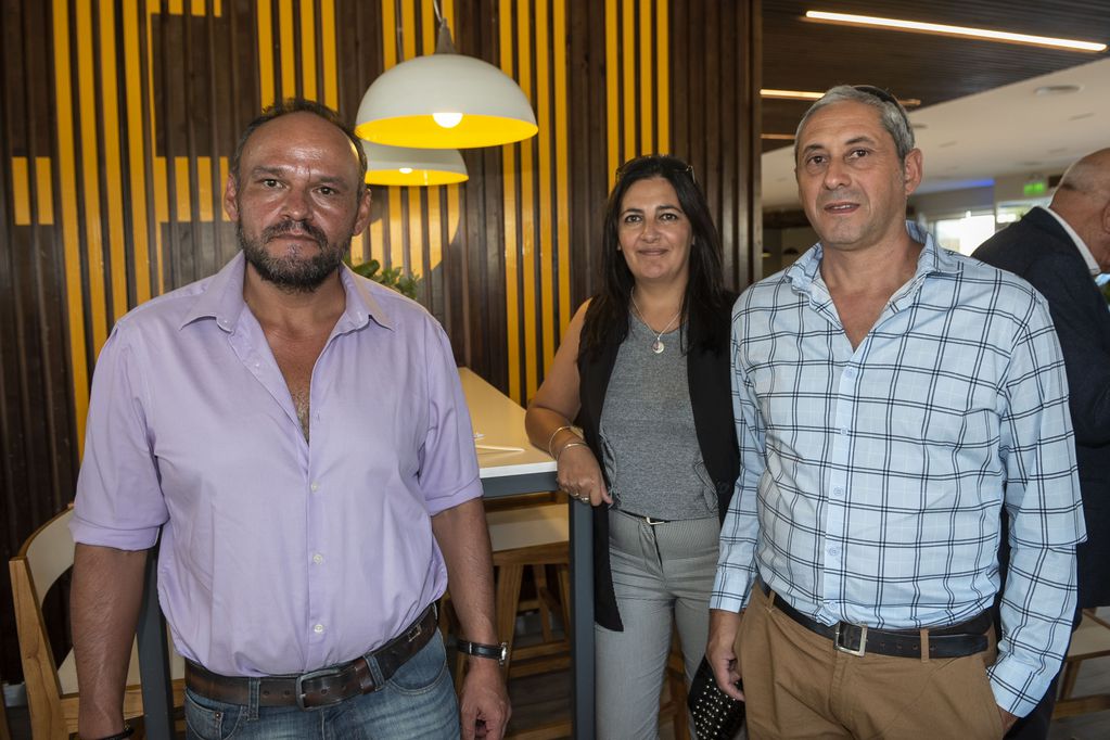 Marcelo Centre, Yamila Moreno y Andrés Sánchez, de Cenergia, ingeniería solar.