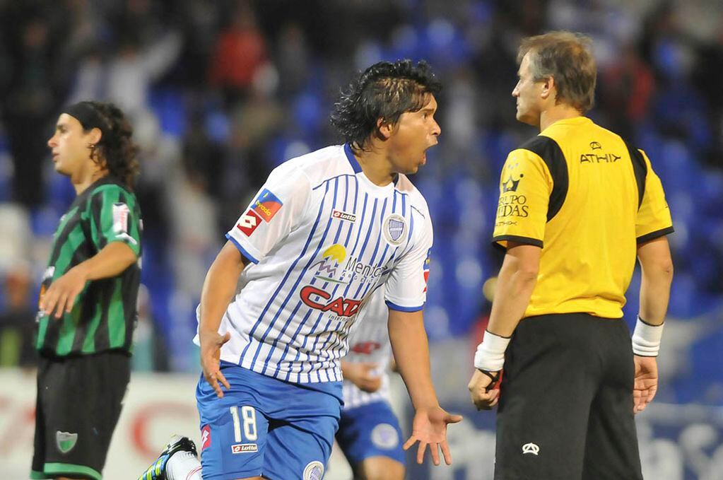 "Tito" Ramírez fue otro que le convirtió varios goles al "Santo" sanjuanino.