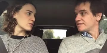 La pareja habla en el auto sobre un casamiento que tienen justo el día que juega  Corea del Sur-México y Alemania-Suecia. Para morir de risa