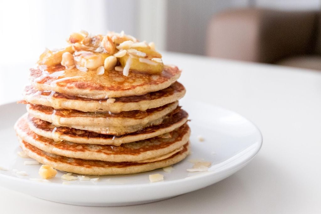 Súper rapidos y ricos, los pancakes son ideales para incluir en tu plan alimentario.