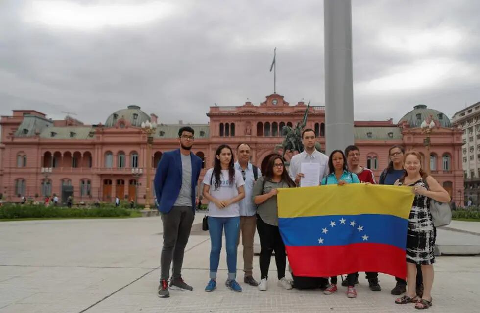 Residentes venezolanos en Argentina (EFE)