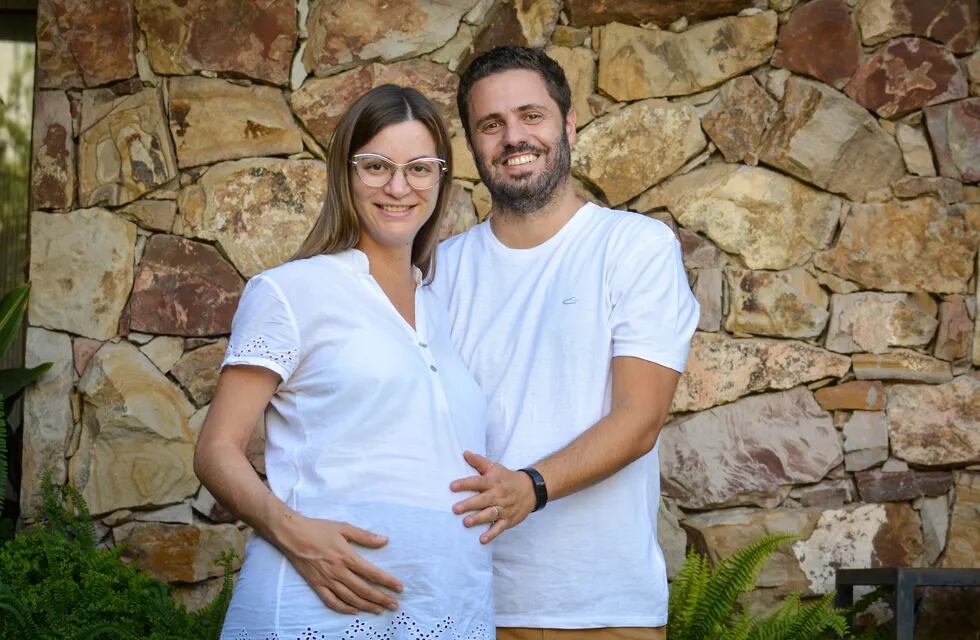 Dulce espera. Maitén Durán y Ramiro Barbanera serán padres la próxima semana. Foto: Nicolás Ríos / Los Andes.