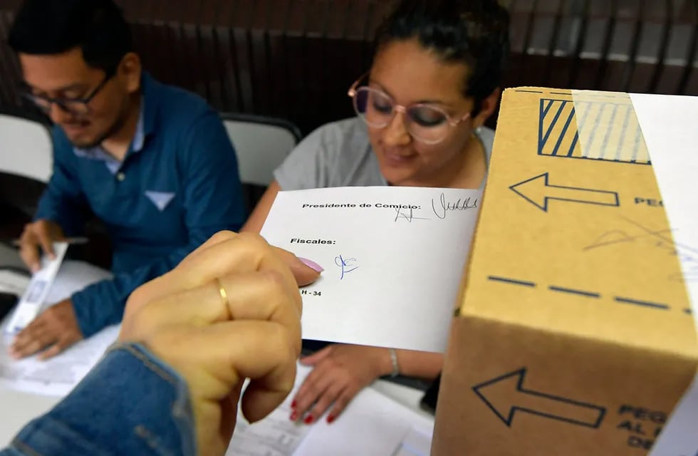 Cuál es la diferencia entre un voto en blanco, nulo, impugnado y recurrido (Orlando Pelichotti / Los Andes)