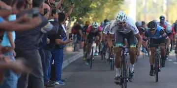 El ciclista del SEP San Juan se quedó con la victoria de la 6ta etapa de la Vuelta de Mendoza 2020 en Godoy Cruz y sigue siendo el líder.  