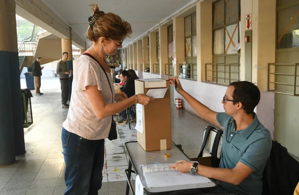 Si las urnas se abrieran hoy, el oficialismo sólo tendría chances en el escenario de una amplia dispersión del voto castigo / José Gutiérrez