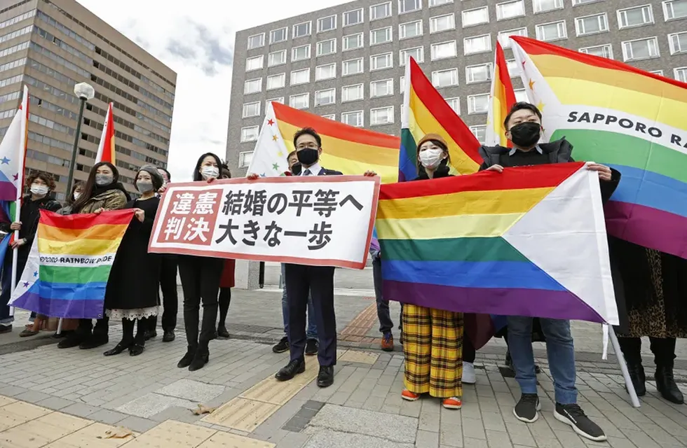La decisión judicial significó un revés para los activistas de la comunidad LGTBIQ+, que promueven las uniones civiles igualitarias. / Foto: AP