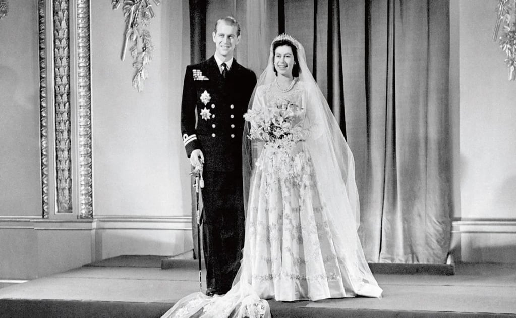 La Reina Isabel II y el príncipe felipe se casaron en 1974.