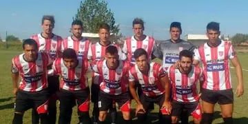 El León igualó (2-2) ante Independiente y estiró su invicto a siete partidos. Argentino derrotó (2-0) a Academia Chacras y es escolta.