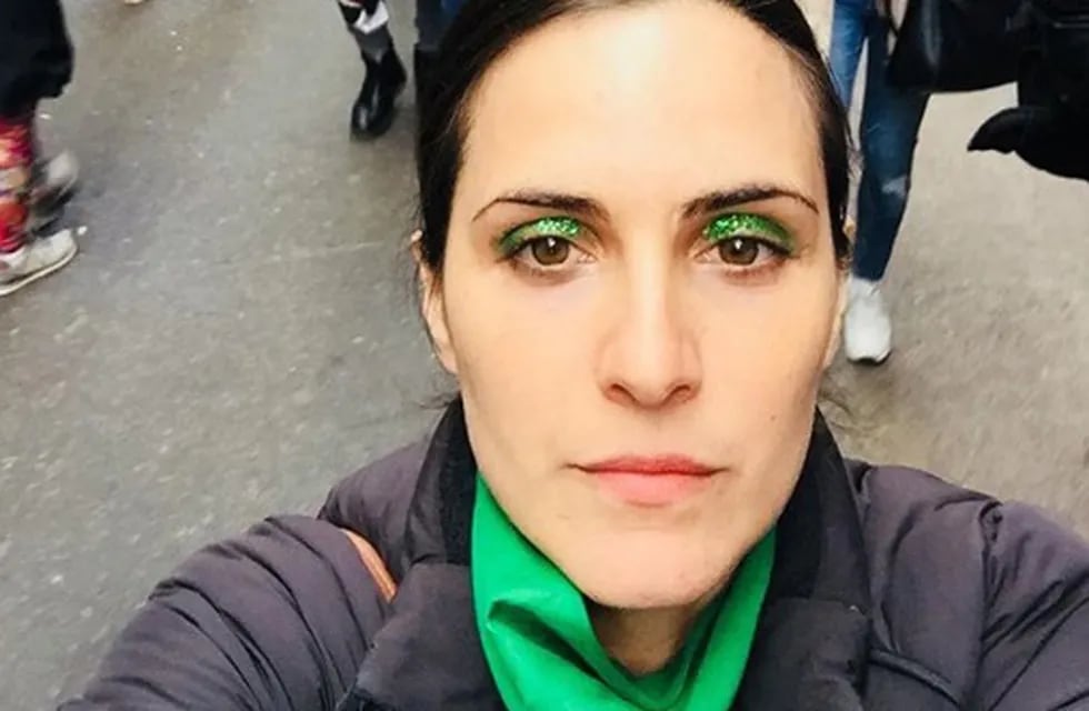Julieta Díaz usó un irónico pañuelo celeste para pronunciarse a favor del aborto
