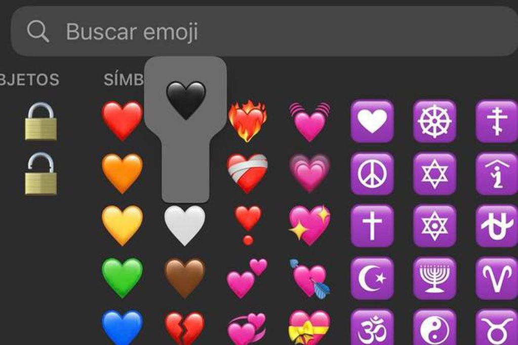 El emoji del corázon negro de WhatsApp no es lo que crees.