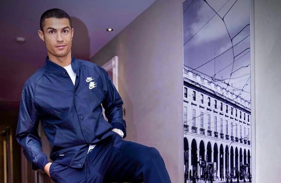 Cristiano Ronaldo compartió una foto con poca ropa del post entrenamiento