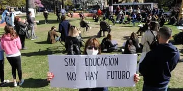 Protestas de alumnos que quieren volver a clases