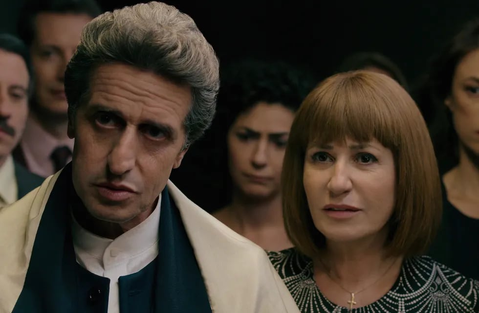 Desde los primeros minutos de este viernes, 13 de agosto, Netflix incluyó en su catálogo la esperada serie argentina "El Reino", que abarca la corrupción política y religiosa en su trama.