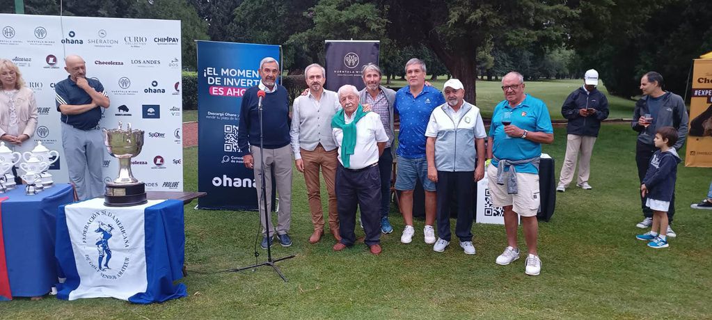 Reconocimiento. Los Jugadores mendocinos que integraron el equipo argentino ganador del Campeonato Sudamericano del Golf Senior Amateur 2022. / Gentileza 