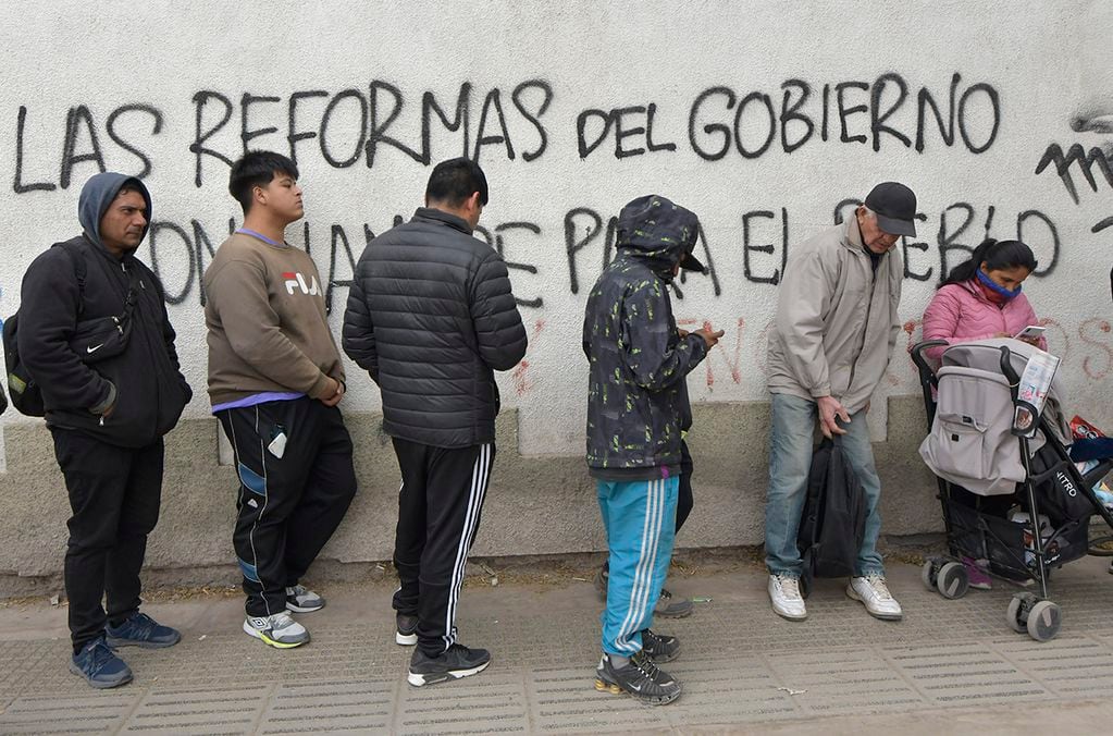 Atraso. Los pensionados empiezan a cobrar el jueves 9 de mayo.
Foto Archivo Los Andes