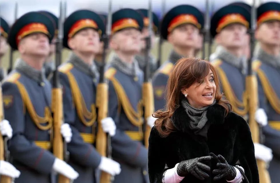 Cristina llegó a la capital rusa y firmará acuerdos con Putin mañana