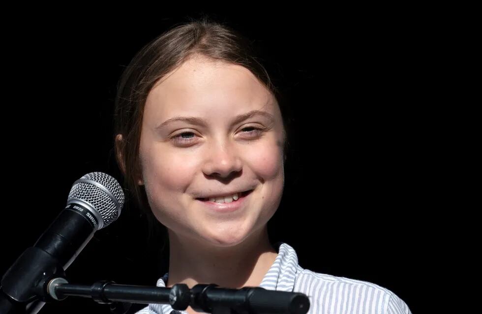 Encontraron un muñeco con la cara de Greta Thunberg colgado en un puente en Roma